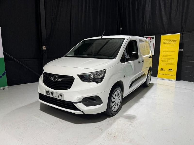 Used Vauxhall Combo Sportive 100 HP (73 kW) 2021 White Van