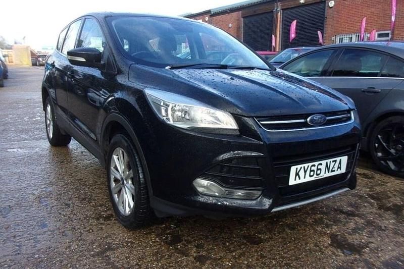 Used Ford Kuga Titanium 180 HP (132 kW) 2016 Black SUV