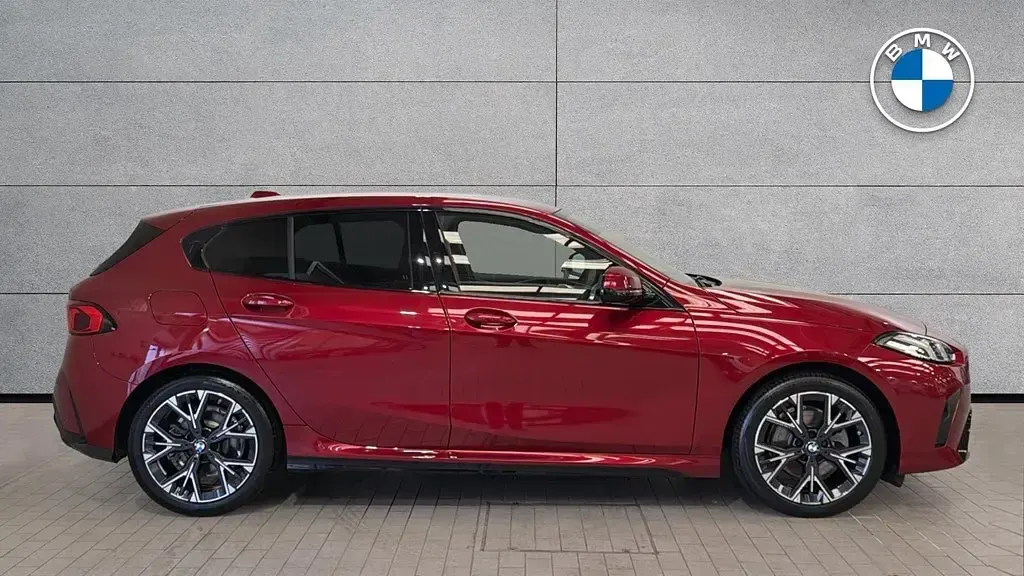 Usado BMW 120 M Sport 2025 Rojo Utilitario