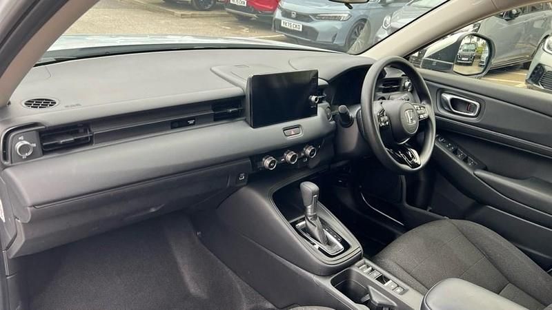 Used Honda HR-V Elegance 131 HP (96 kW) 2023 White SUV