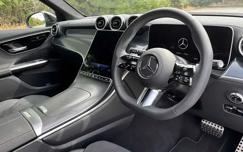 Used Mercedes GLC300 Urban 313 HP (230 kW) 2025 Silver SUV