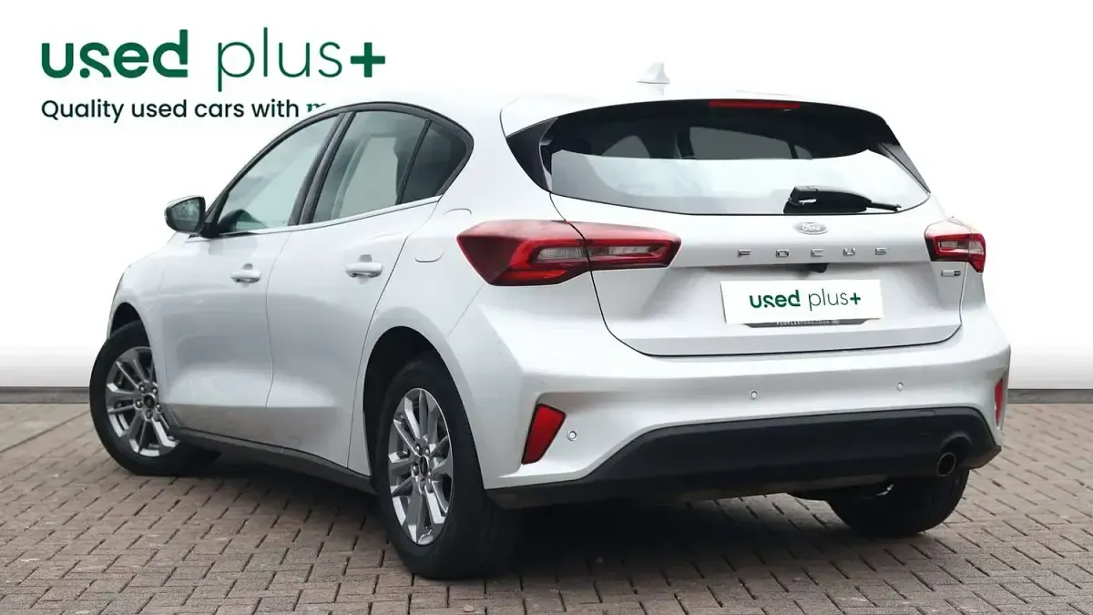Used Ford Focus Titanium 125 HP (91 kW) 2023 Silver Hatchback