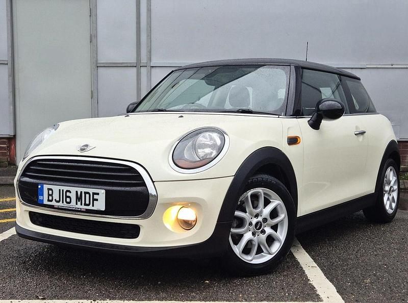 Used Mini Cooper Hatch 136 HP (100 kW) 2016 White Hatchback