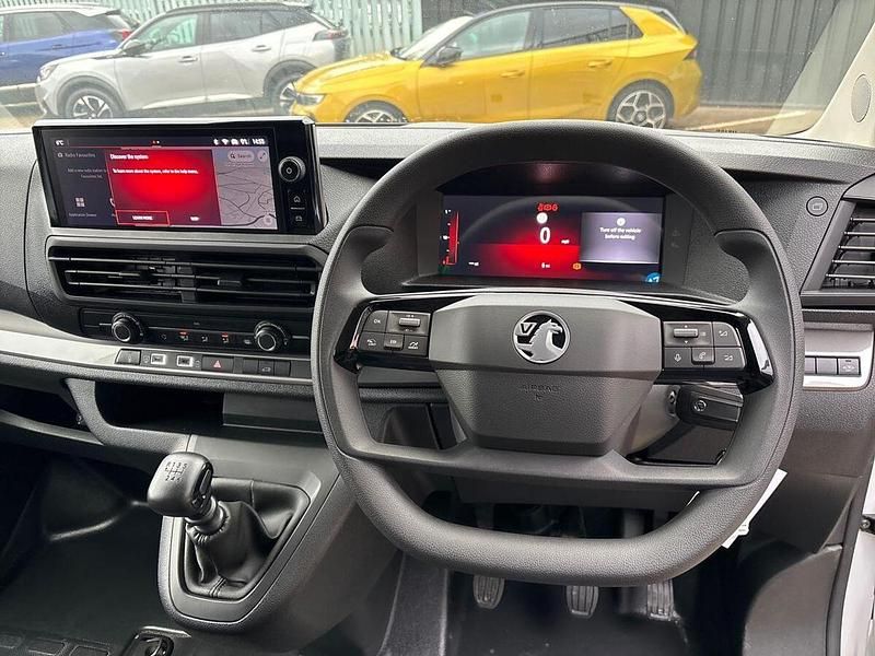 New Vauxhall Vivaro S 118 HP (86 kW) 2025 White MPV