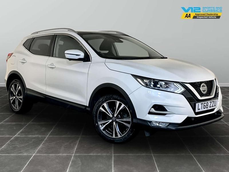 White Used 2018 Nissan Qashqai N-Connecta SUV | £8,995 (Good price) - Image 1/3