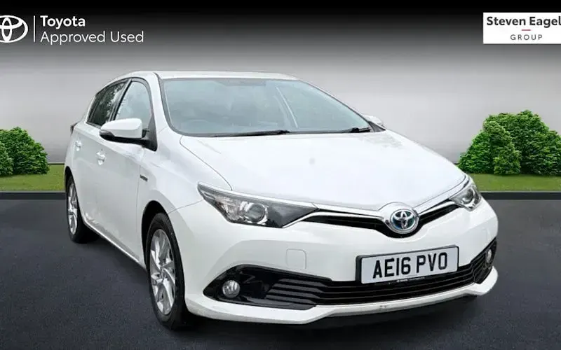 Used Toyota Auris Hybrid Business Edition 136 HP (100 kW) 2016 Hatchback