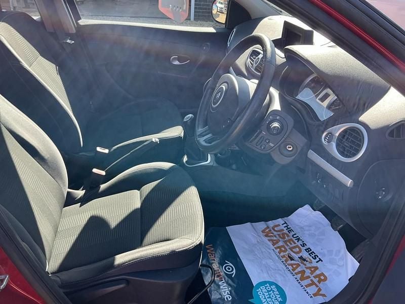 Used Renault Clio II Dynamique 86 HP (63 kW) 2010 Red Hatchback