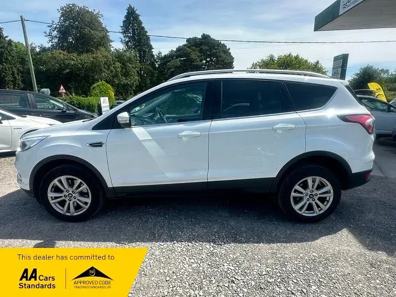 Used Ford Kuga Zetec 120 HP (88 kW) 2017 White SUV