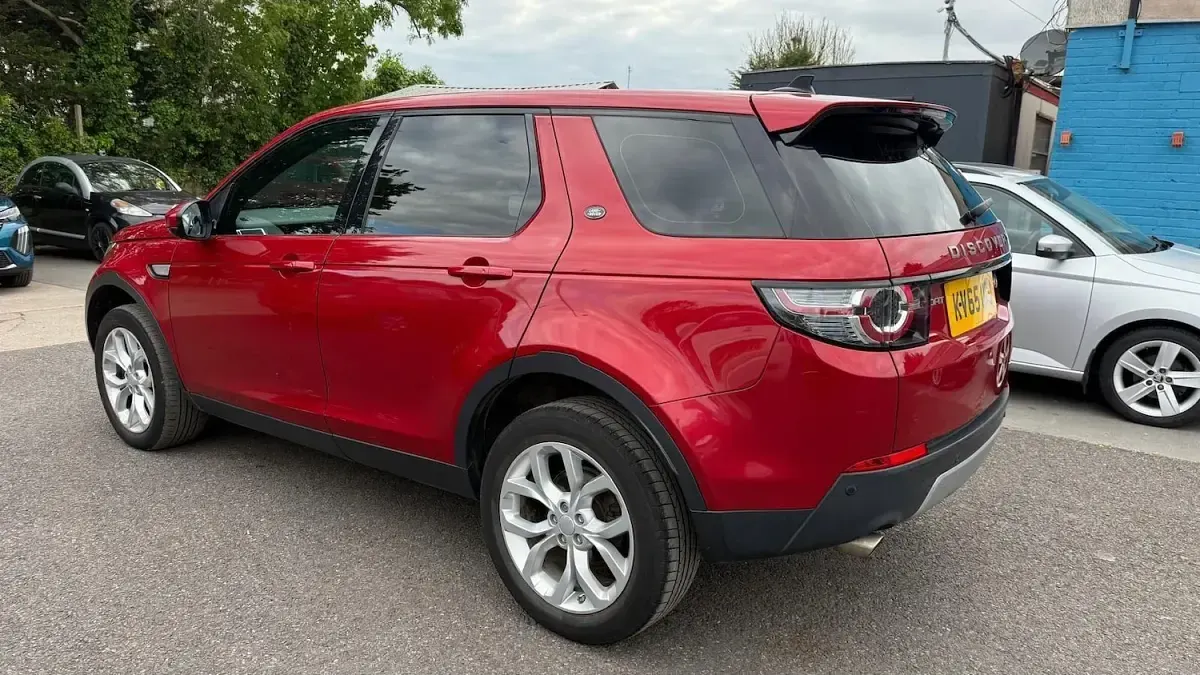 Used Land Rover Discovery Sport HSE 180 HP (132 kW) 2015 Red SUV