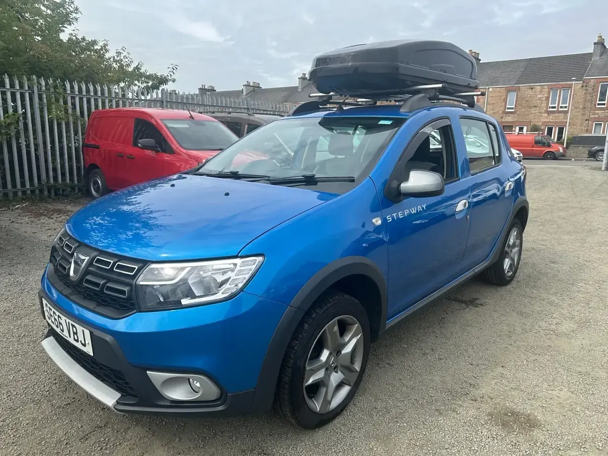 Used Dacia Sandero Lauréate 2017 Blue Hatchback