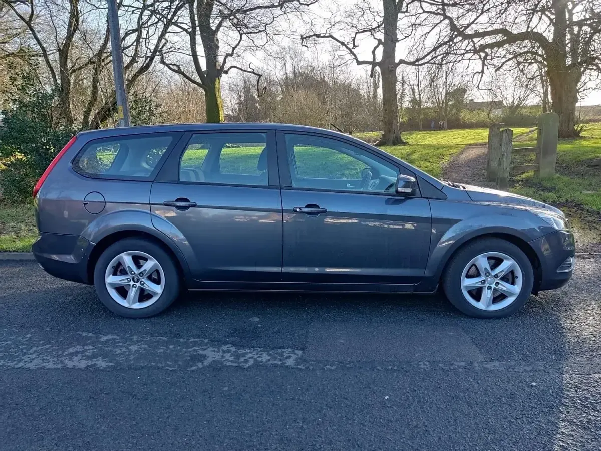 Used Ford Focus Zetec 116 HP (85 kW) 2008 Grey Estate