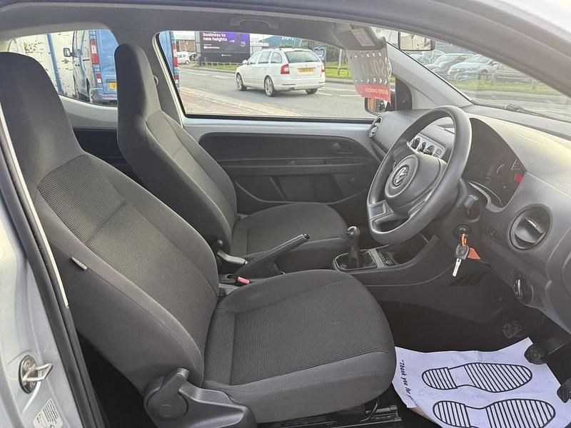 Used VW up! take up! 60 HP (44 kW) 2015 Silver Hatchback