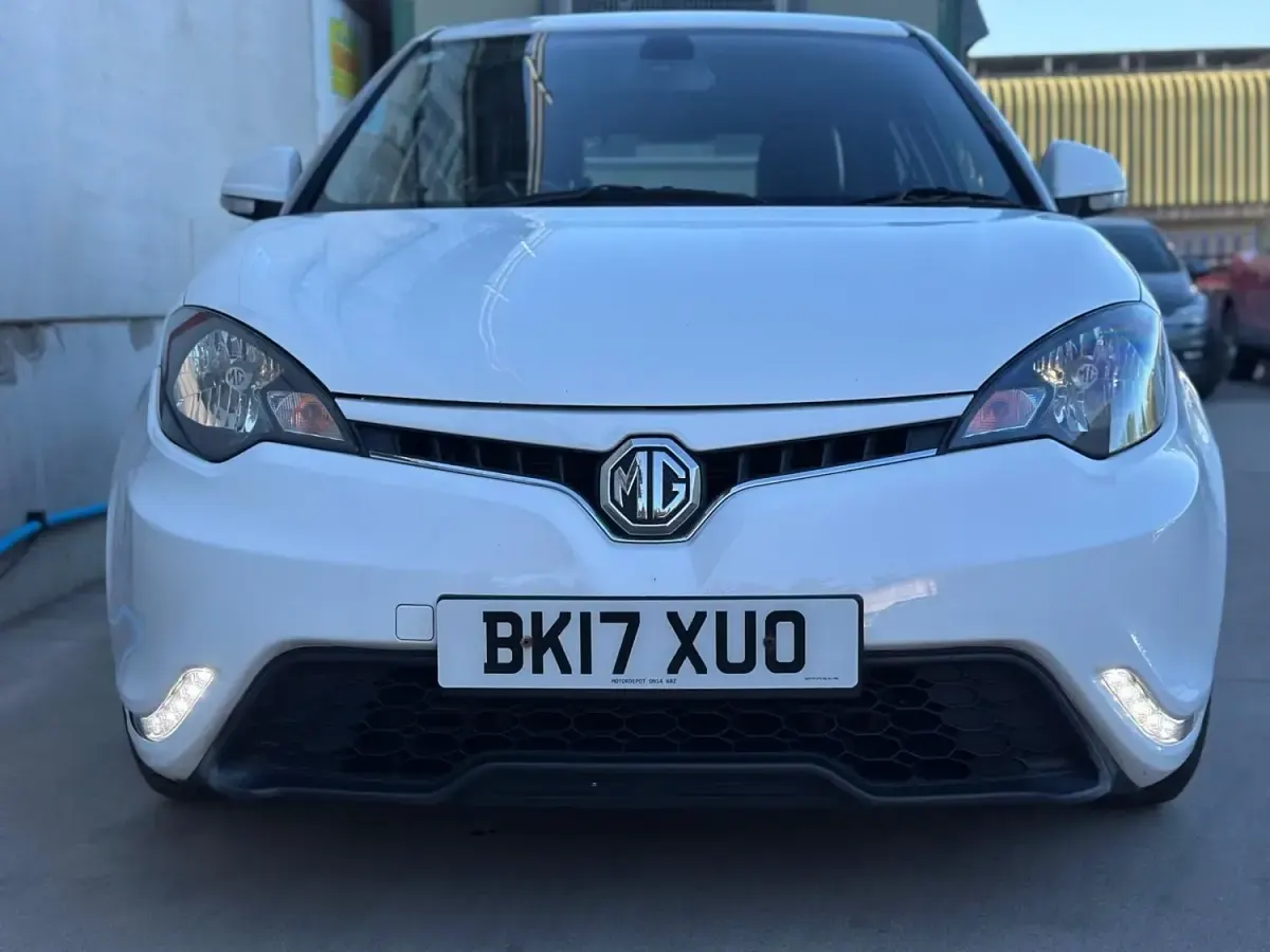 Usado MG MG3 106 HP (77 kW) 2017 Branco Citadino