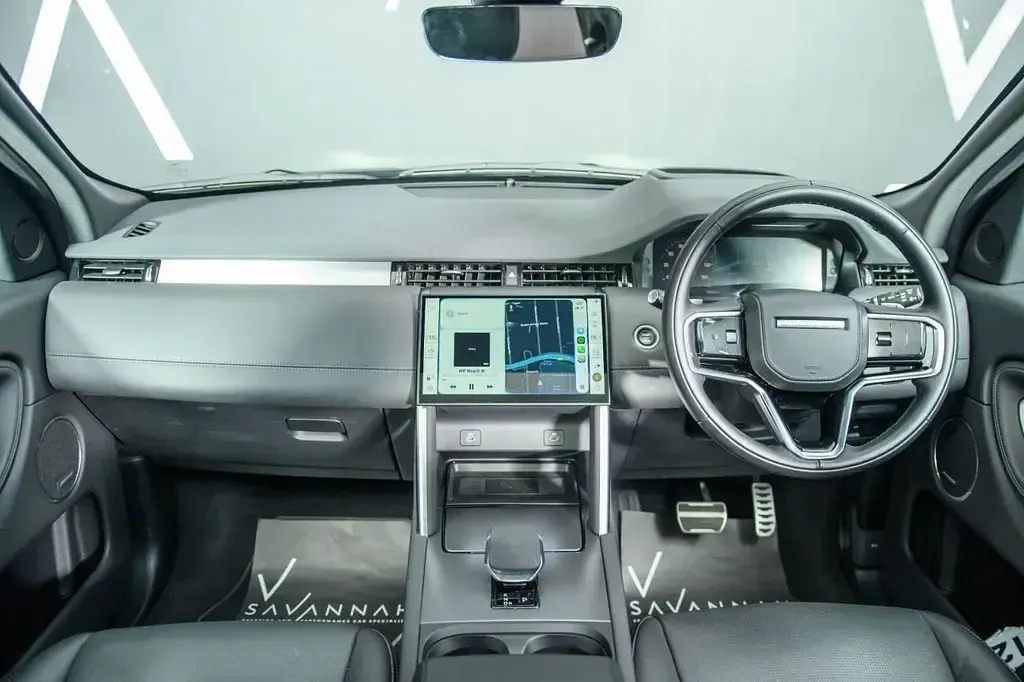Second-hand Land Rover Discovery Sport HSE Dynamic 204 CP (150 kW) 2025 Negru SUV