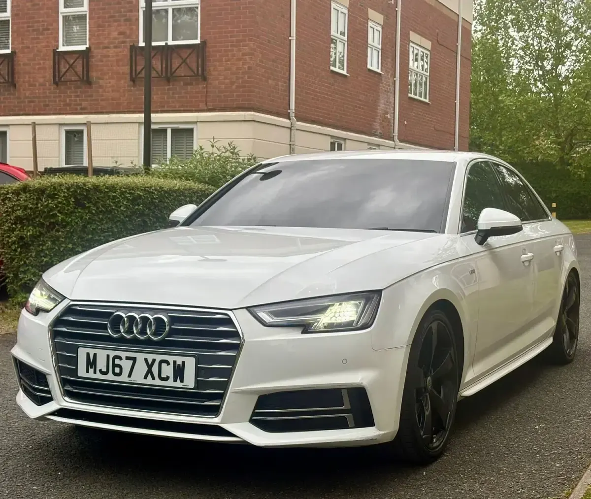 Used Audi A4 S-Line 150 HP (110 kW) 2017 White Sedan