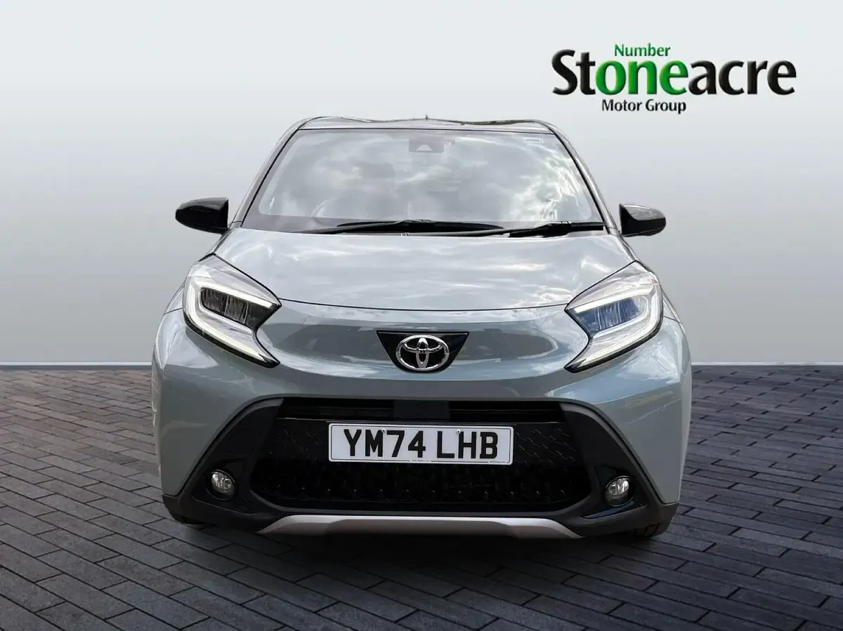 Used Toyota Aygo X 72 HP (52 kW) 2025 Green SUV