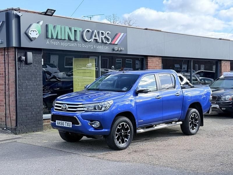 Used Toyota HiLux 2016 Blue Pickup