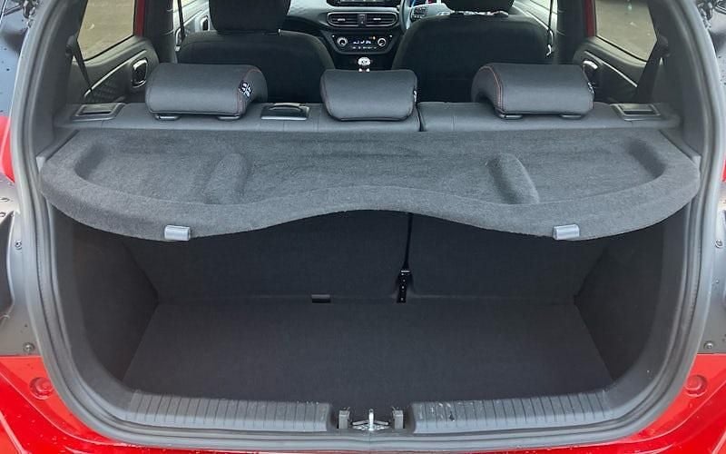 Used Hyundai i10 N Line 101 HP (74 kW) 2023 Red Hatchback