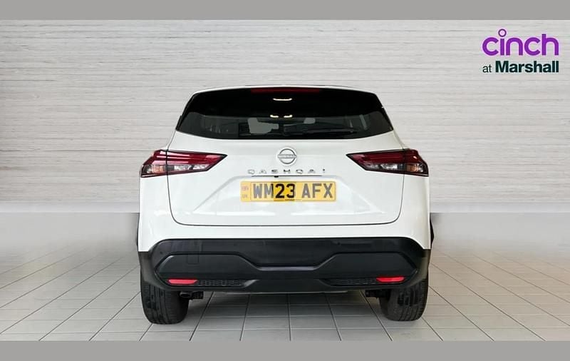 Second-hand Nissan Qashqai Acenta Premium 155 CP (114 kW) 2023 Alb SUV