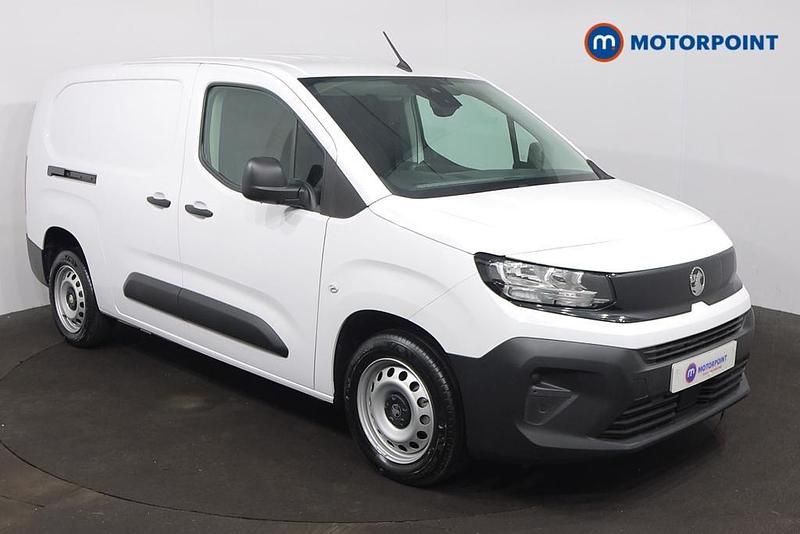 White New 2024 Vauxhall Combo MPV | £15,249 (Super price) - Image 1/4
