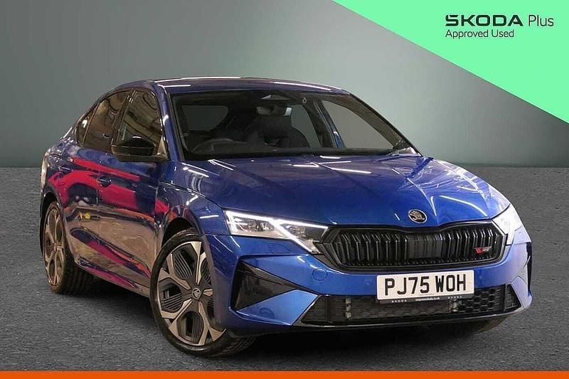 New Skoda Octavia vRS 195 HP (143 kW) 2025 Race blue metallic Hatchback