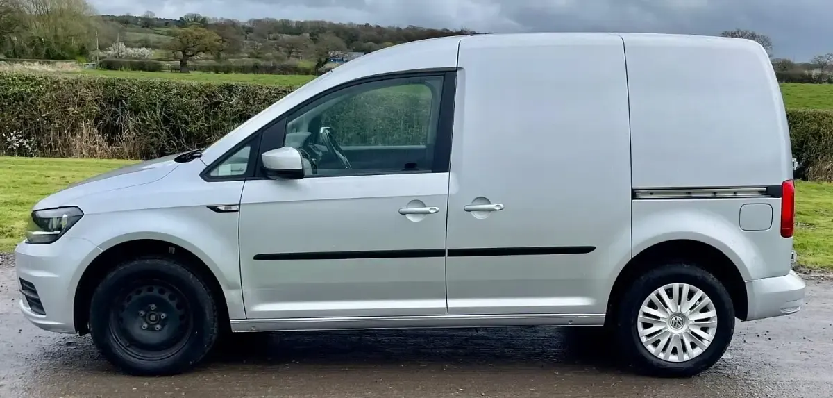 Używany VW Caddy Trendline 102 KM (75 kW) 2019 Srebrny Minivan