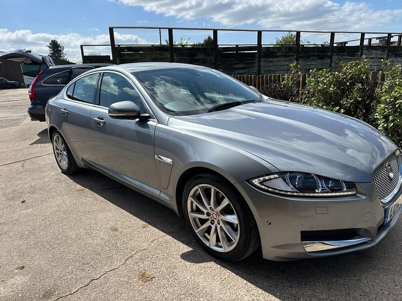 Second-hand Jaguar XF Premium Luxury 200 CP (147 kW) 2014 Gri Berlinǎ