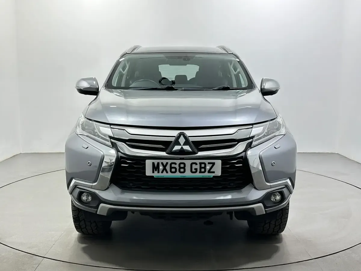 Used Mitsubishi Shogun 187 HP (137 kW) 2018 Grey SUV