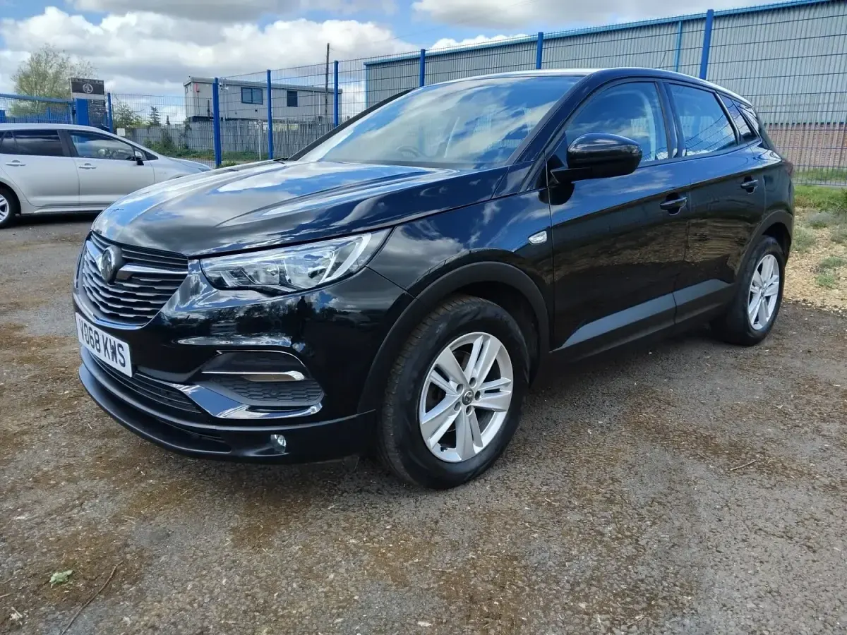 Used Vauxhall Grandland X 130 HP (95 kW) 2019 Black SUV
