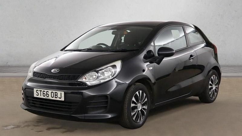 Used Kia Rio 84 HP (61 kW) 2016 Black Hatchback