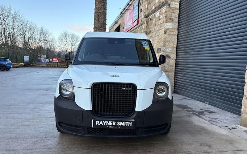 Used LEVC VN5 City 150 HP (110 kW) 2022 MPV