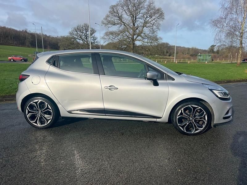 Used Renault Clio IV Dynamique 2018 Silver Hatchback