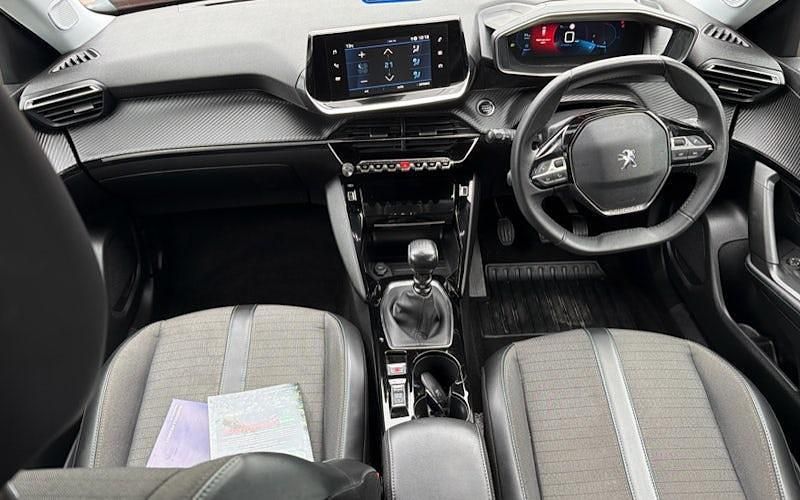 Used Peugeot 2008 Allure Premium 101 HP (74 kW) 2022 Orange SUV