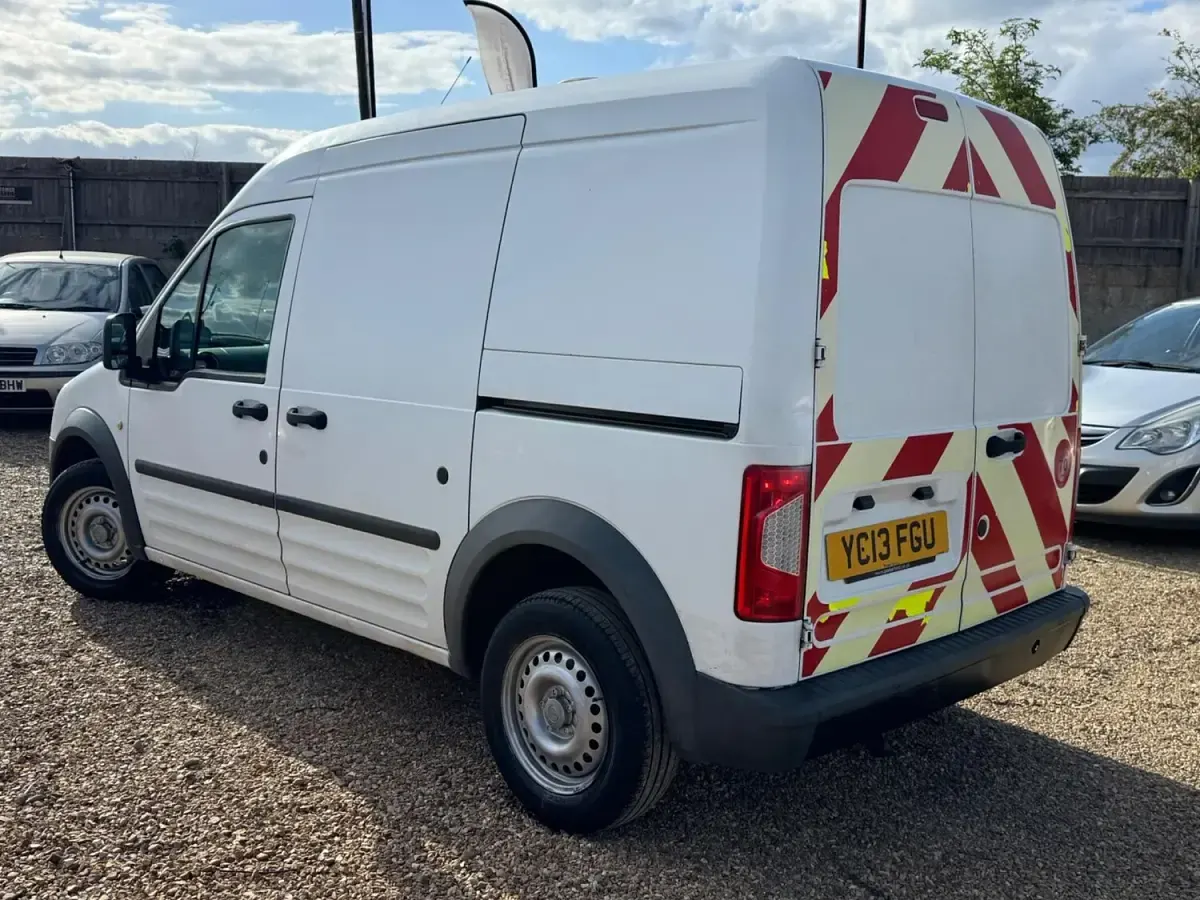 Used Ford Transit Connect 90 HP (66 kW) 2013 White MPV