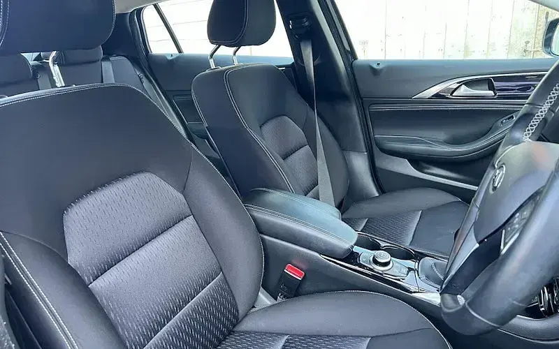 Used Infiniti Q30 Premium 122 HP (89 kW) 2018 Black Hatchback