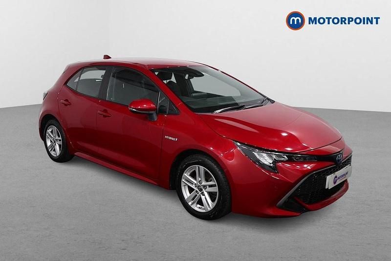 Used Toyota Corolla 122 HP (89 kW) 2021 Red Hatchback