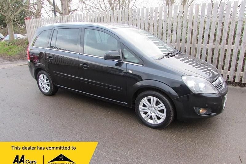 Used 2013 Vauxhall Zafira Design Edition | £2,900 (Good price) - Image 1/1
