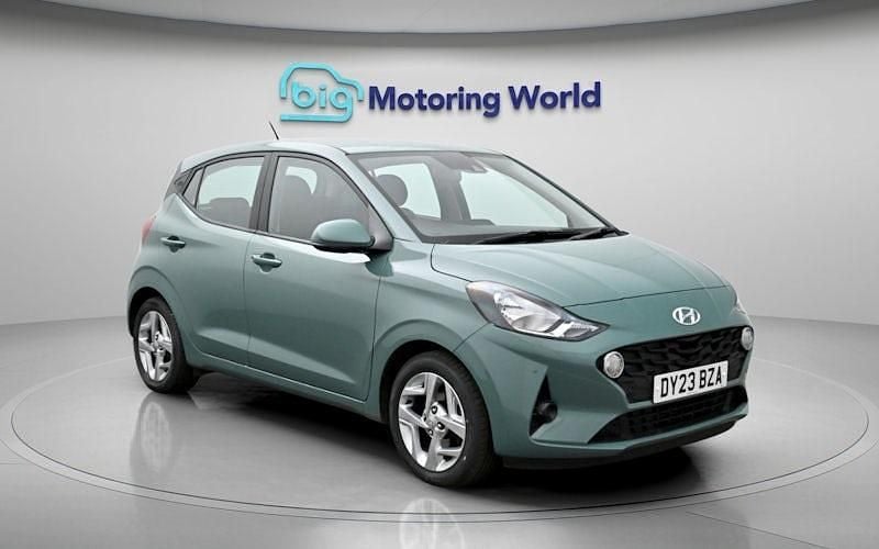 Used Hyundai i10 SE 67 HP (49 kW) 2023 Green Hatchback