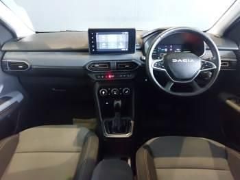 Used Dacia Jogger Extreme 140 HP (102 kW) 2024 Green MPV