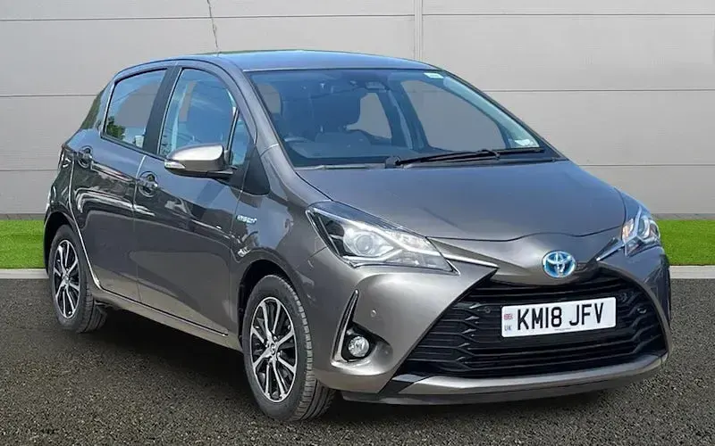 Usado Toyota Yaris Hybrid 101 HP (74 kW) 2018 Citadino