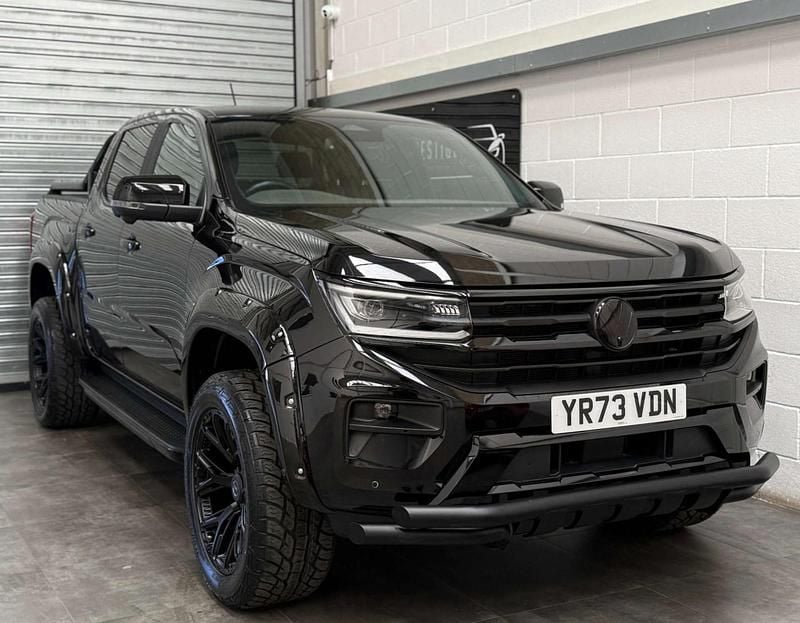 Black Used 2023 VW Amarok Style Pickup | £34,989 (Fair price) - Image 1/4