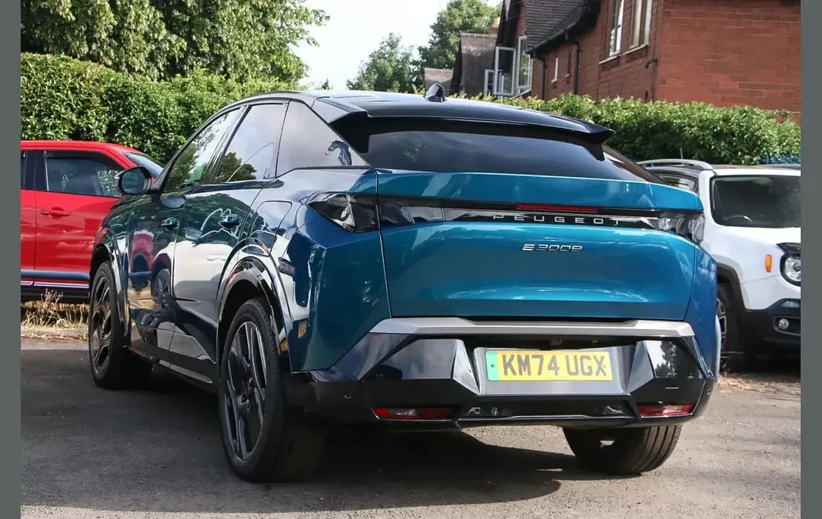 Used Peugeot e-3008 GTi 156 kW (213 HP) 2024 Blue SUV