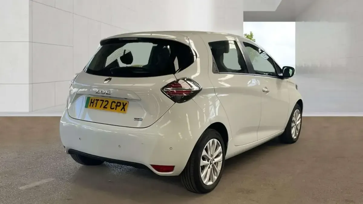 Used Renault Zoe SE 80 kW (109 HP) 2022 White Hatchback