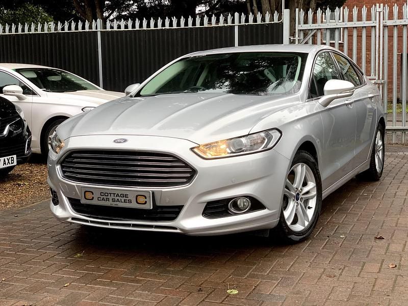 Used Ford Mondeo Titanium 180 HP (132 kW) 2015 Silver Hatchback