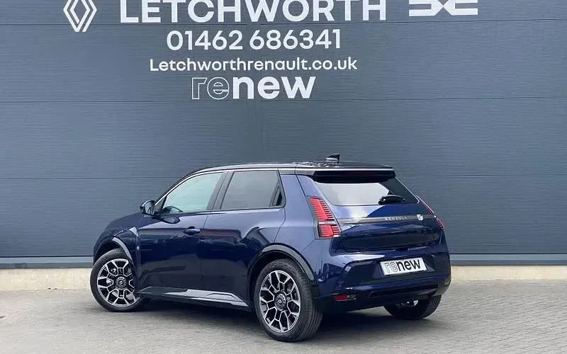Used Renault 5 E-Tech Komfort 110 kW (150 HP) 2025 Hatchback