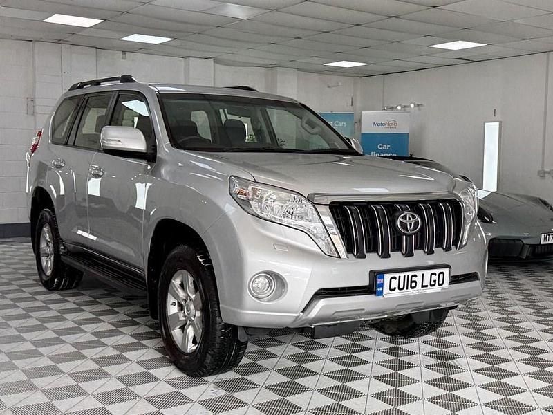 Used Toyota Land Cruiser Active 177 HP (130 kW) 2016 Silver SUV