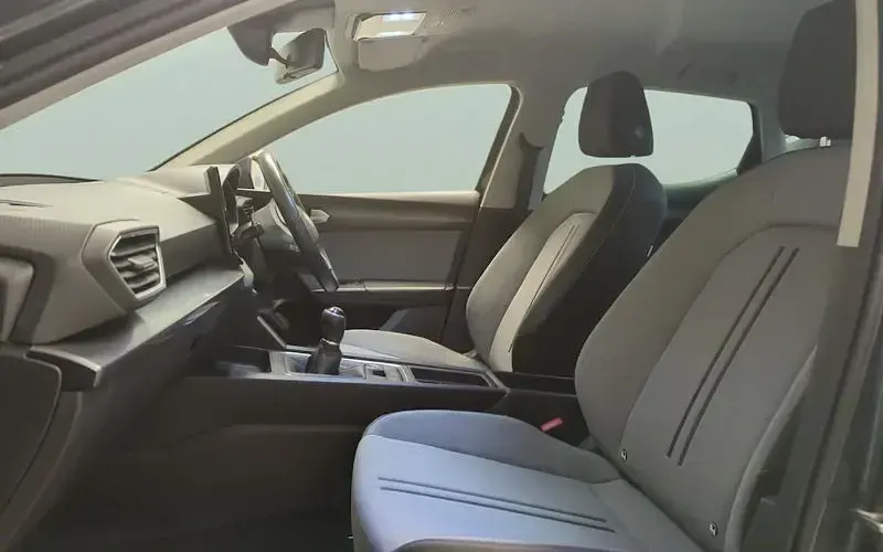 Second-hand Seat Leon SE Dynamic 110 CP (80 kW) 2023 Hatchback