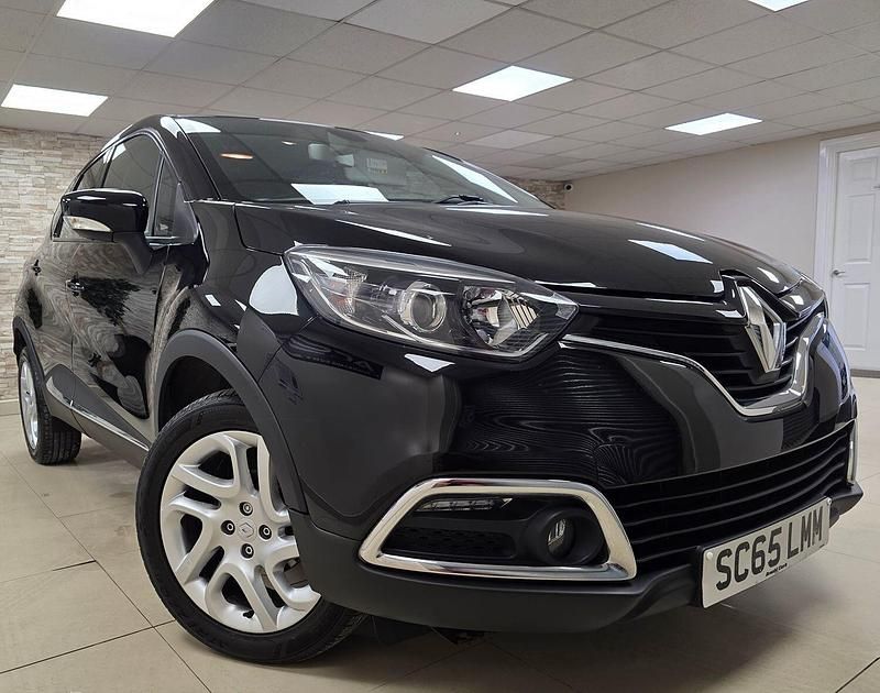 Used Renault Captur Dynamique 90 HP (66 kW) 2015 Black SUV