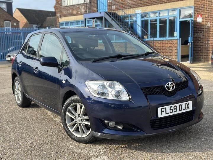 Blue Used 2009 Toyota Auris Hatchback | £3,395 (Fair price) - Image 1/4
