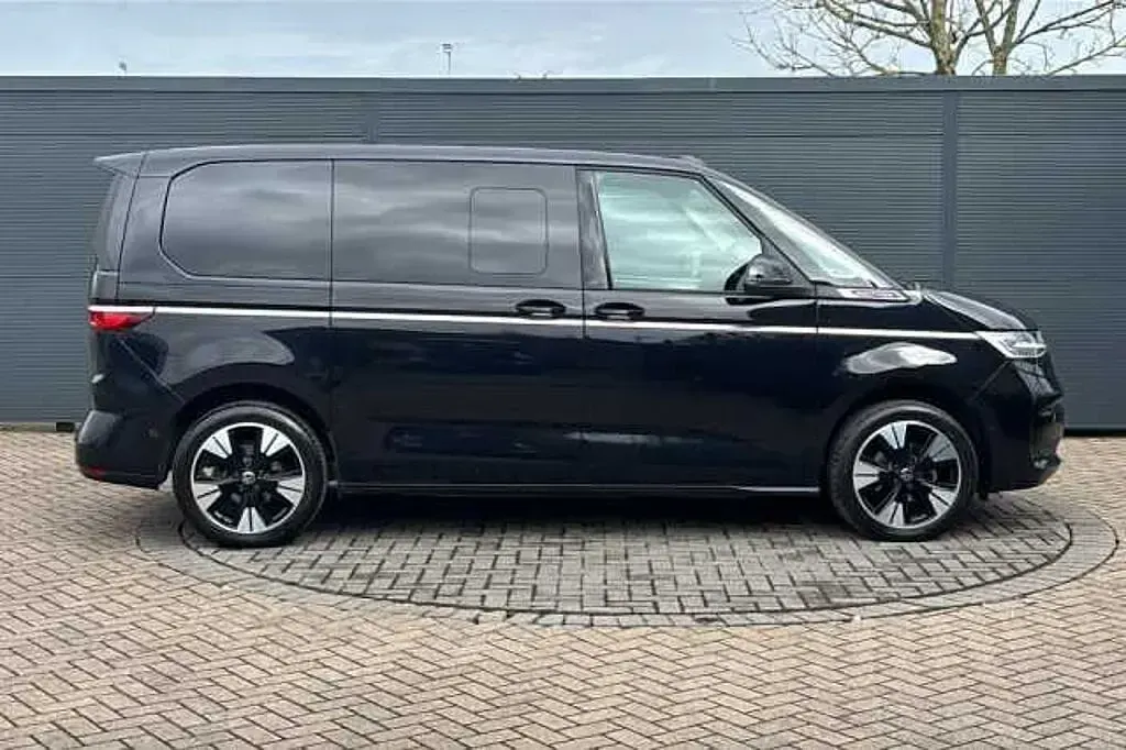 Used VW Multivan Style 150 HP (110 kW) 2025 Black MPV
